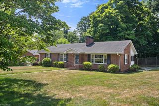 1734 Lancelot Lane, Winston-salem, NC 27103