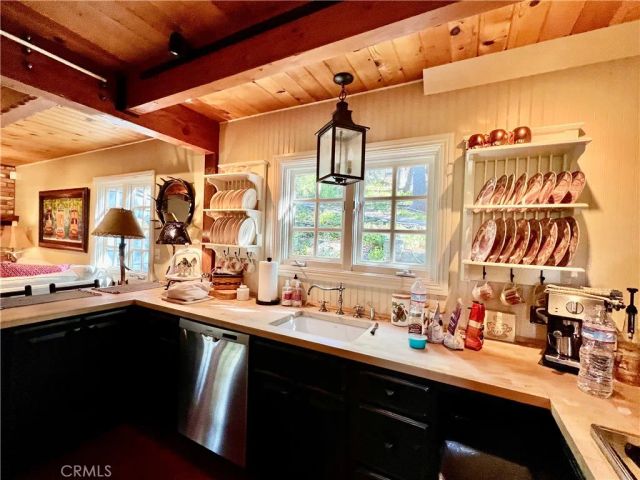 28972 North Shore Road, Lake Arrowhead, CA 92352