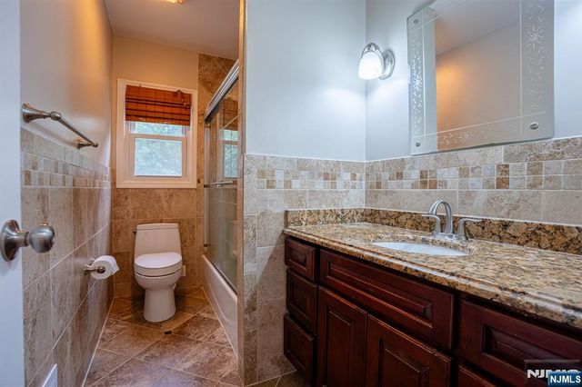 338 Main Street, New Milford, NJ 07646