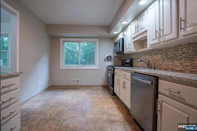 338 Main Street, New Milford, NJ 07646