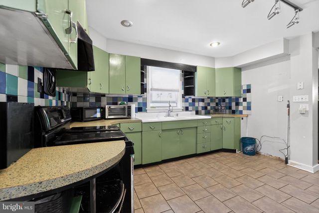 316 E WALNUT ST, Perkasie, PA 18944