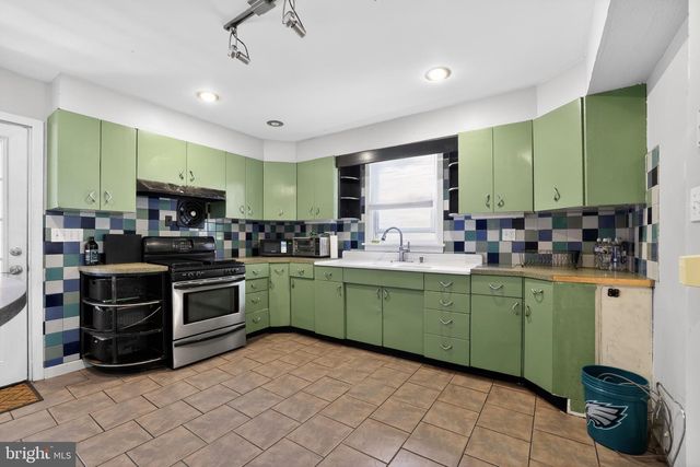 316 E WALNUT ST, Perkasie, PA 18944