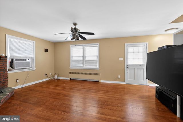 316 E WALNUT ST, Perkasie, PA 18944