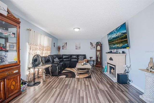 6 ALICANTE COURT, Kissimmee, FL 34758