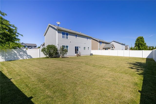 5 Brentford Terrace, Greece, NY 14612