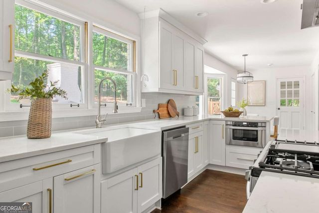 1080 Willow Bend, Roswell, GA 30075
