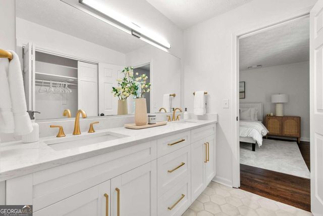 1080 Willow Bend, Roswell, GA 30075