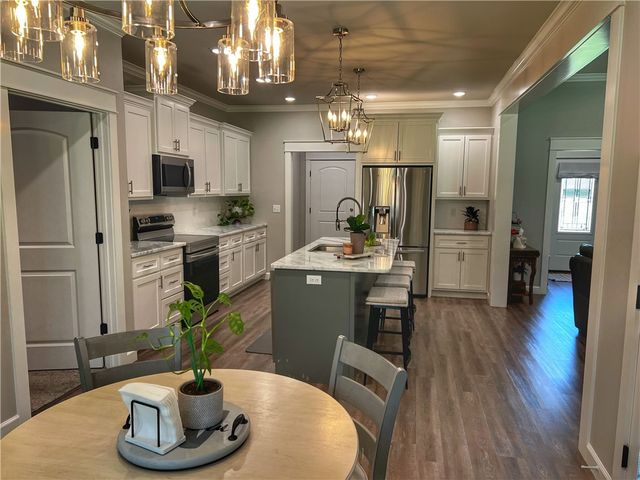 1813 Janie Francis Lane, Russellville, AR 72801