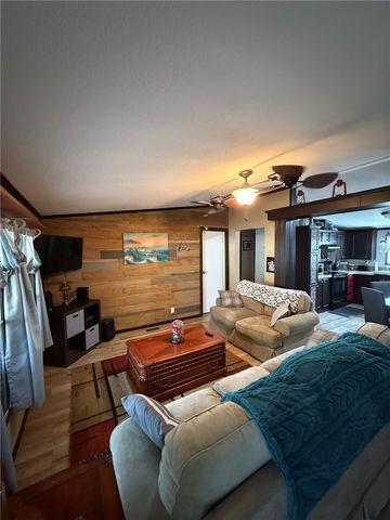 216 S Lake Dr, Rockport, TX 78382