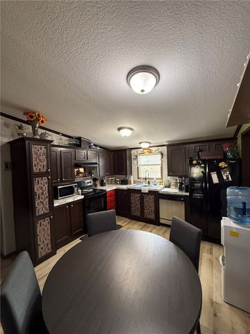 216 S Lake Dr, Rockport, TX 78382