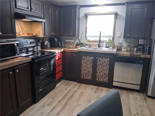 216 S Lake Dr, Rockport, TX 78382