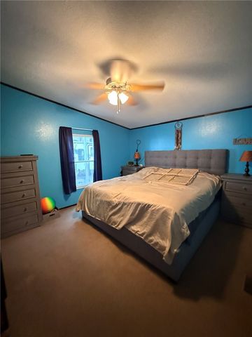 216 S Lake Dr, Rockport, TX 78382