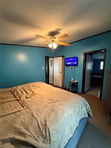 216 S Lake Dr, Rockport, TX 78382