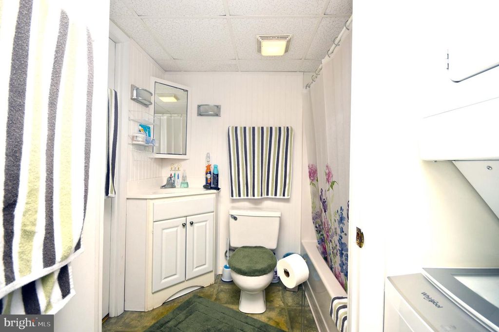 Image 12 of property listing at 18 69TH ST #2, Ocean City, MD 21842