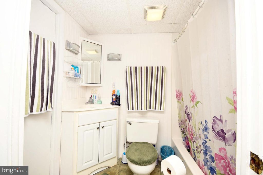 Image 13 of property listing at 18 69TH ST #2, Ocean City, MD 21842