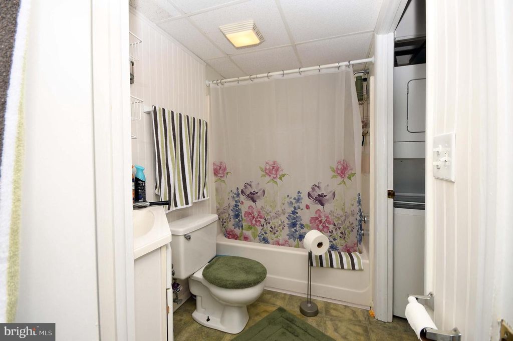 Image 16 of property listing at 18 69TH ST #2, Ocean City, MD 21842