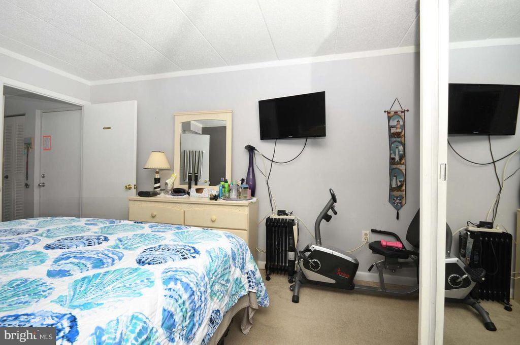 Image 17 of property listing at 18 69TH ST #2, Ocean City, MD 21842