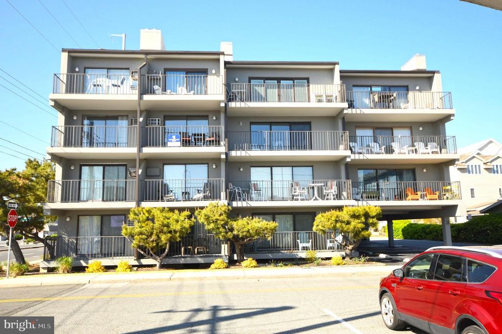 Image 2 of property listing at 18 69TH ST #2, Ocean City, MD 21842