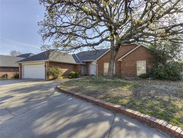 307 Club House Drive, Shawnee, OK 74801