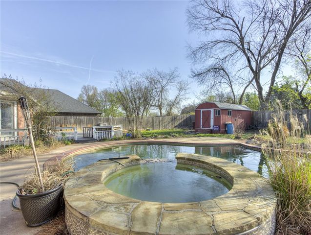 307 Club House Drive, Shawnee, OK 74801