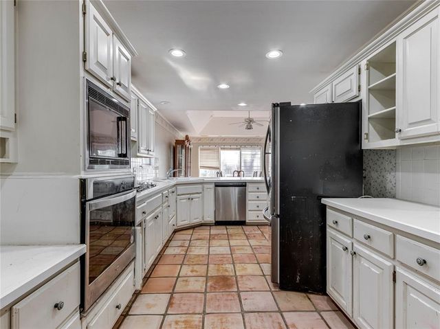 307 Club House Drive, Shawnee, OK 74801