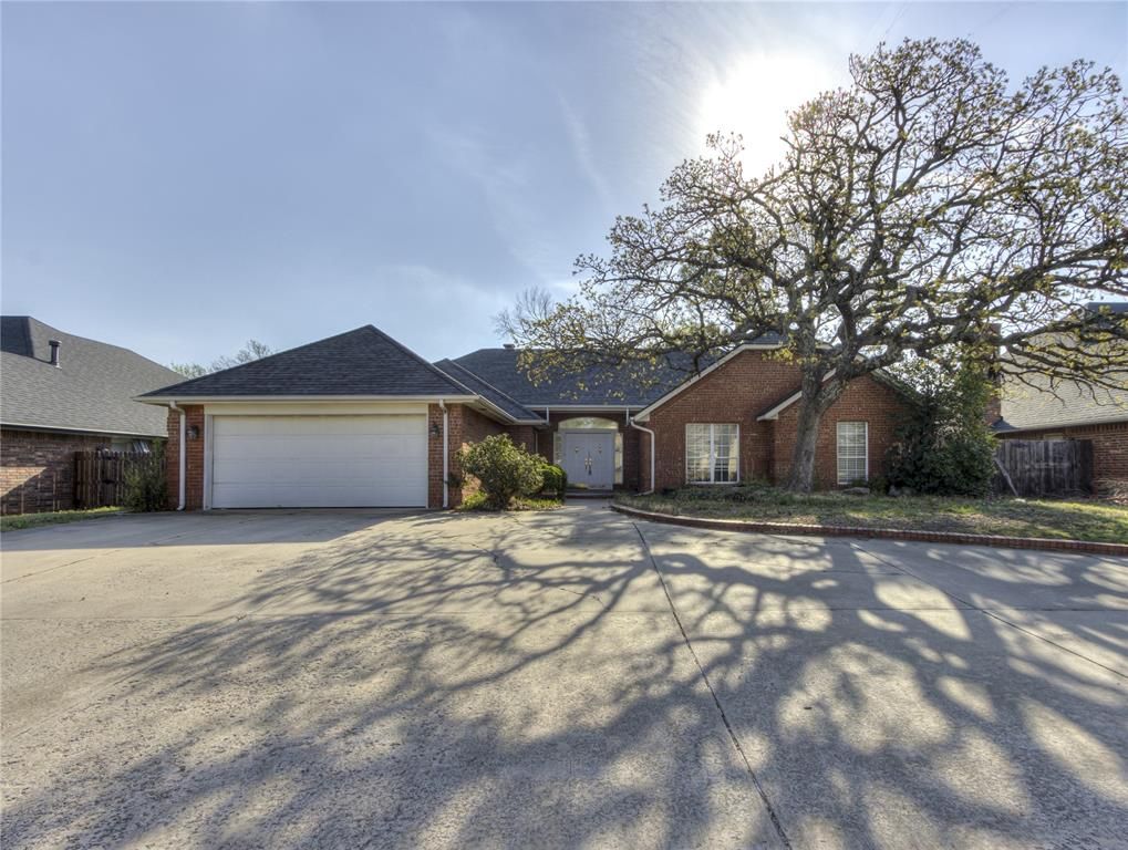 307 Club House Drive, Shawnee, OK 74801