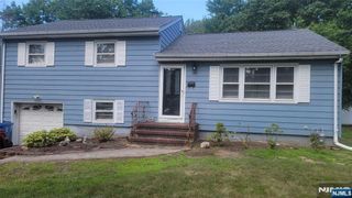 295 Spencer Place, Paramus, NJ 07652