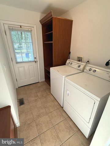2 LAUREL DR, Millville, NJ 08332