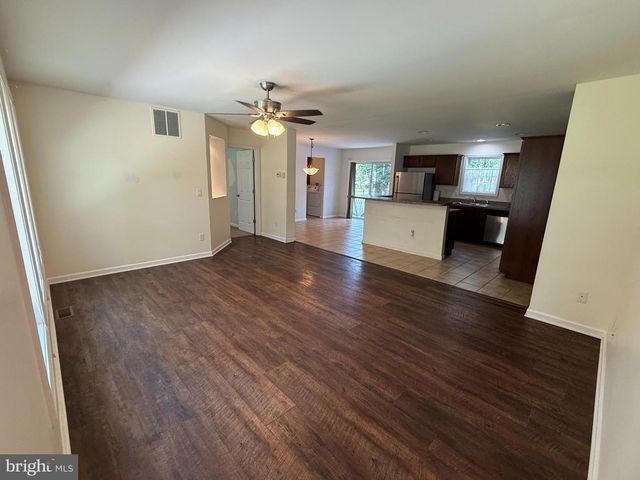 2 LAUREL DR, Millville, NJ 08332