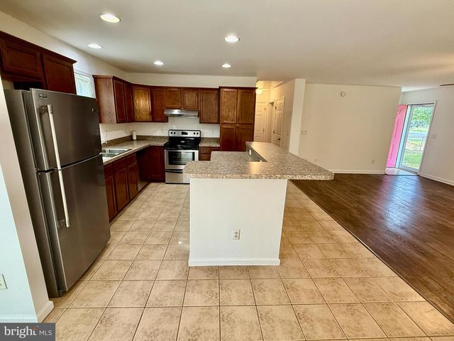 2 LAUREL DR, Millville, NJ 08332
