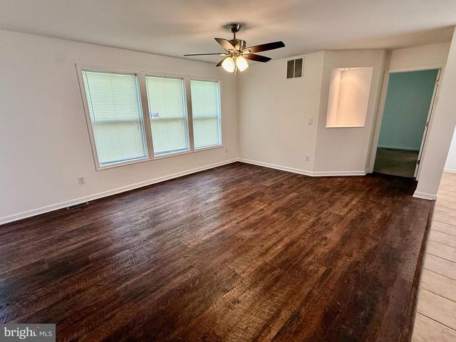 2 LAUREL DR, Millville, NJ 08332