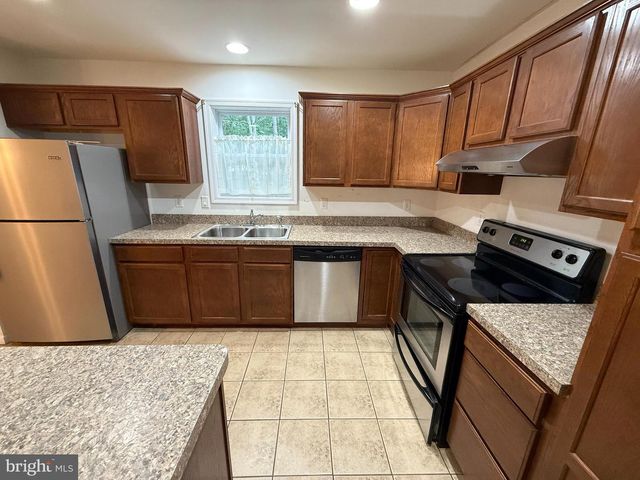 2 LAUREL DR, Millville, NJ 08332