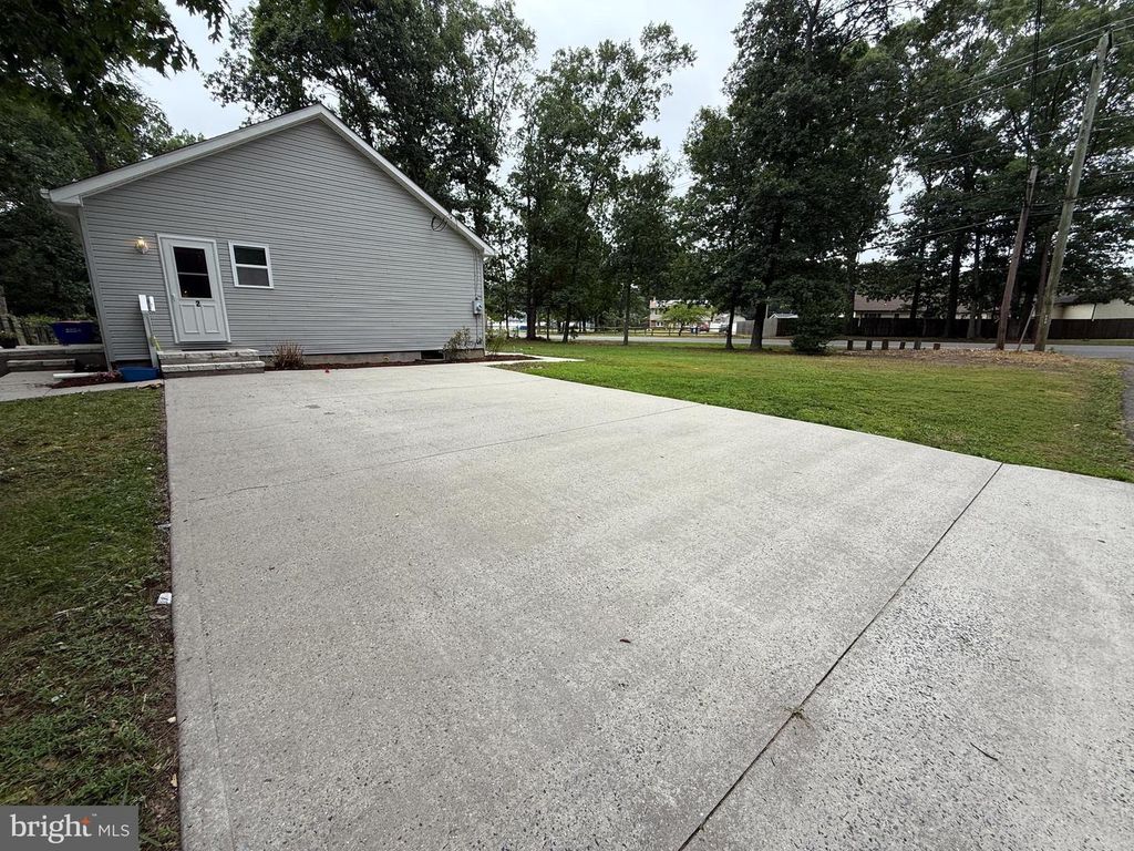 2 LAUREL DR, Millville, NJ 08332