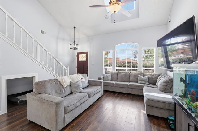 2211 Cromwell Drive, Arlington, TX 76018