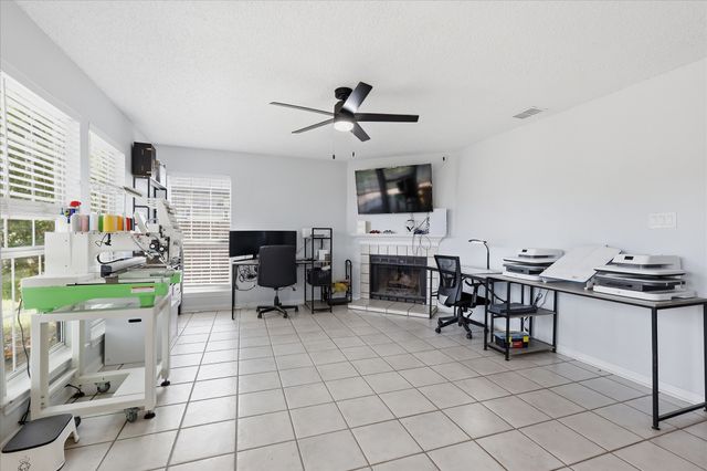 2211 Cromwell Drive, Arlington, TX 76018