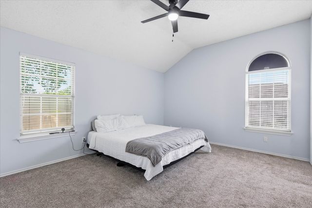 2211 Cromwell Drive, Arlington, TX 76018