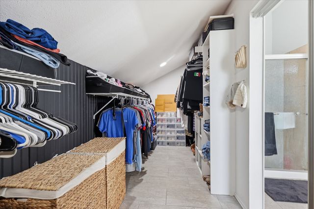 2211 Cromwell Drive, Arlington, TX 76018