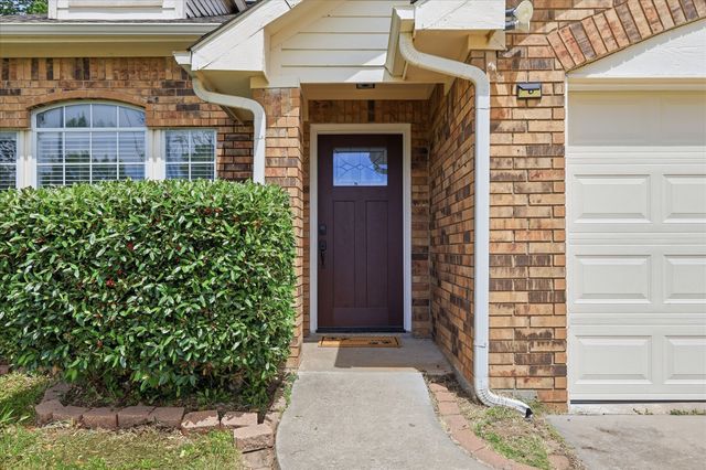 2211 Cromwell Drive, Arlington, TX 76018