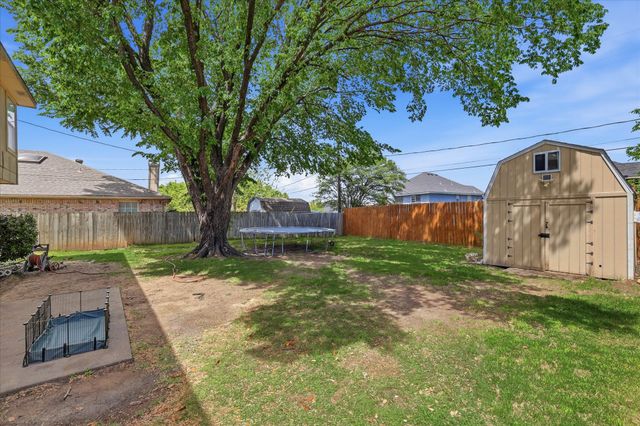 2211 Cromwell Drive, Arlington, TX 76018