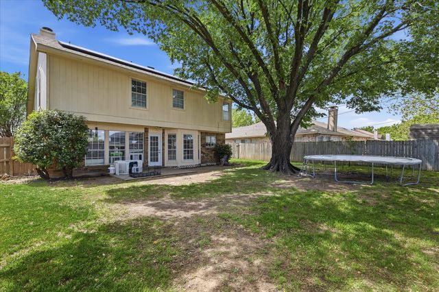 2211 Cromwell Drive, Arlington, TX 76018