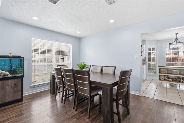 2211 Cromwell Drive, Arlington, TX 76018