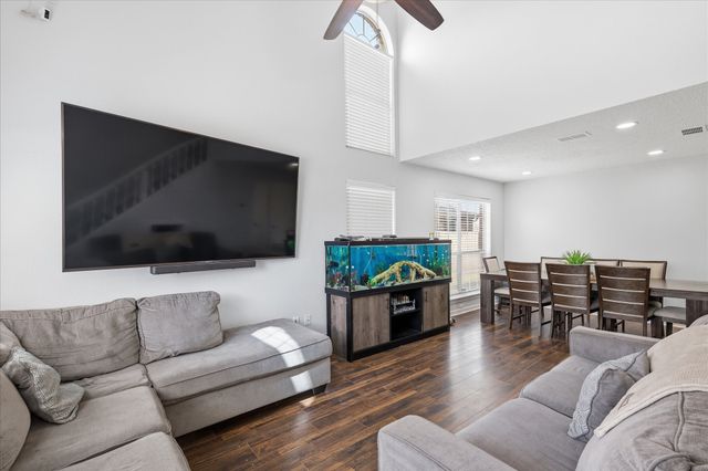 2211 Cromwell Drive, Arlington, TX 76018