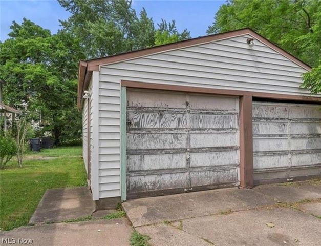 404 York Avenue NW, Warren, OH 44485