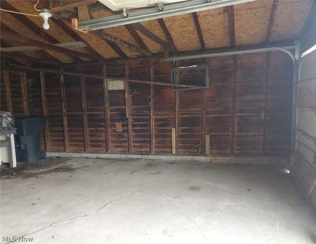 404 York Avenue NW, Warren, OH 44485