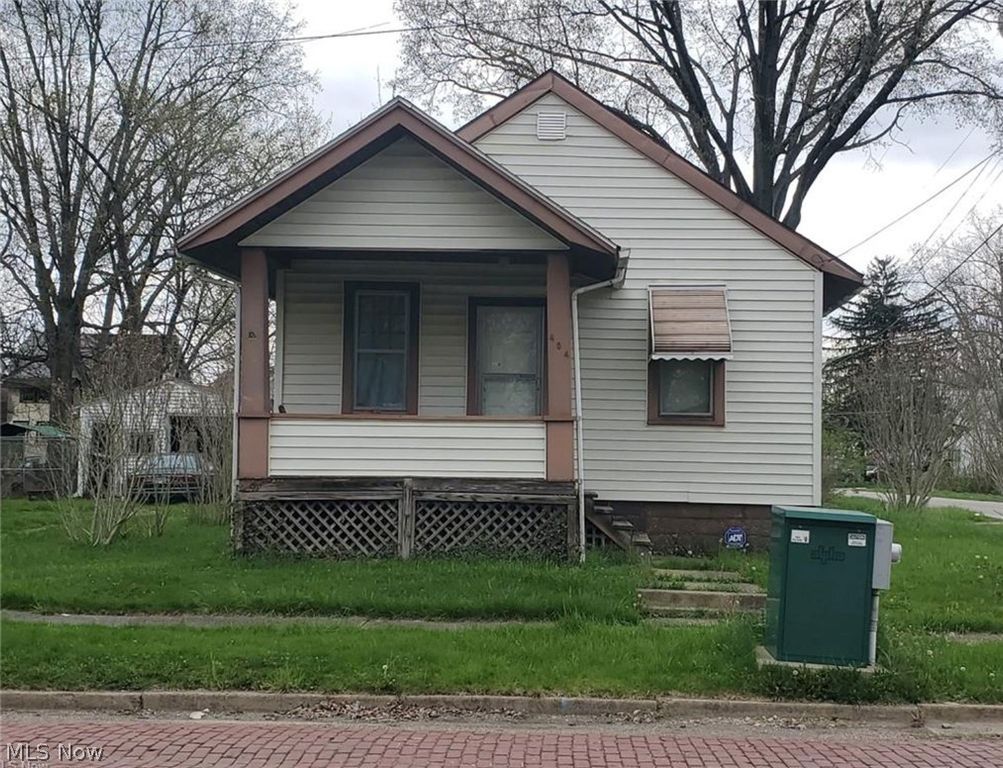 404 York Avenue NW, Warren, OH 44485