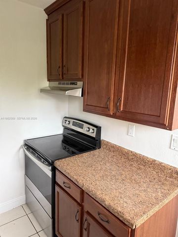 1015 NE 112th St, Biscayne Park, FL 33161
