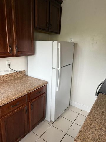 1015 NE 112th St, Biscayne Park, FL 33161