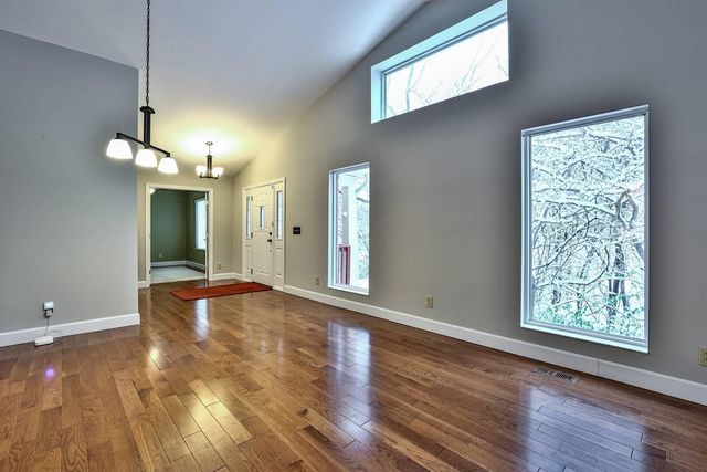 2549 Champions Way, Crestview Hills, KY 41017