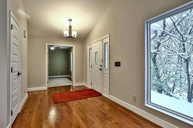 2549 Champions Way, Crestview Hills, KY 41017