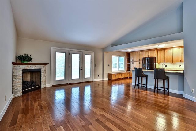 2549 Champions Way, Crestview Hills, KY 41017